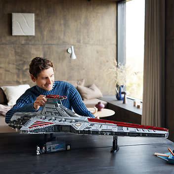 LEGO Star Wars Venator-Class Republic Attack Cruiser with Bonus LEGO Star Wars: The Rise of Skywalker Millennium Falcon